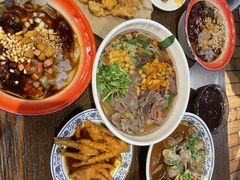 -爆炸头阿姨小四川正宗川味小吃(无任何分店)