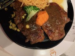 -汤姆家的牛排意面披萨(新城市广场店)