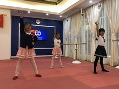 -米娜凯威少儿礼仪艺术教育(南海新凯广场店)