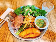 泰式煎三文鱼泰碗-Wagas沃歌斯(北京君太百货店)