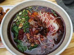 -爆炸头阿姨小四川正宗川味小吃(无任何分店)