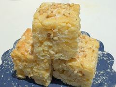 香爆嘴松子仁萨其马-喜势点·糖沙翁手工茶点·本地人茶居(永庆坊店)