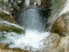 -大平台龙居瀑布旅游区