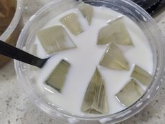 牛奶水晶-赵记传承·中式甜品(珠海香洲柠溪大道店)