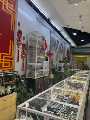 -灵彩珠宝(朗香街店)