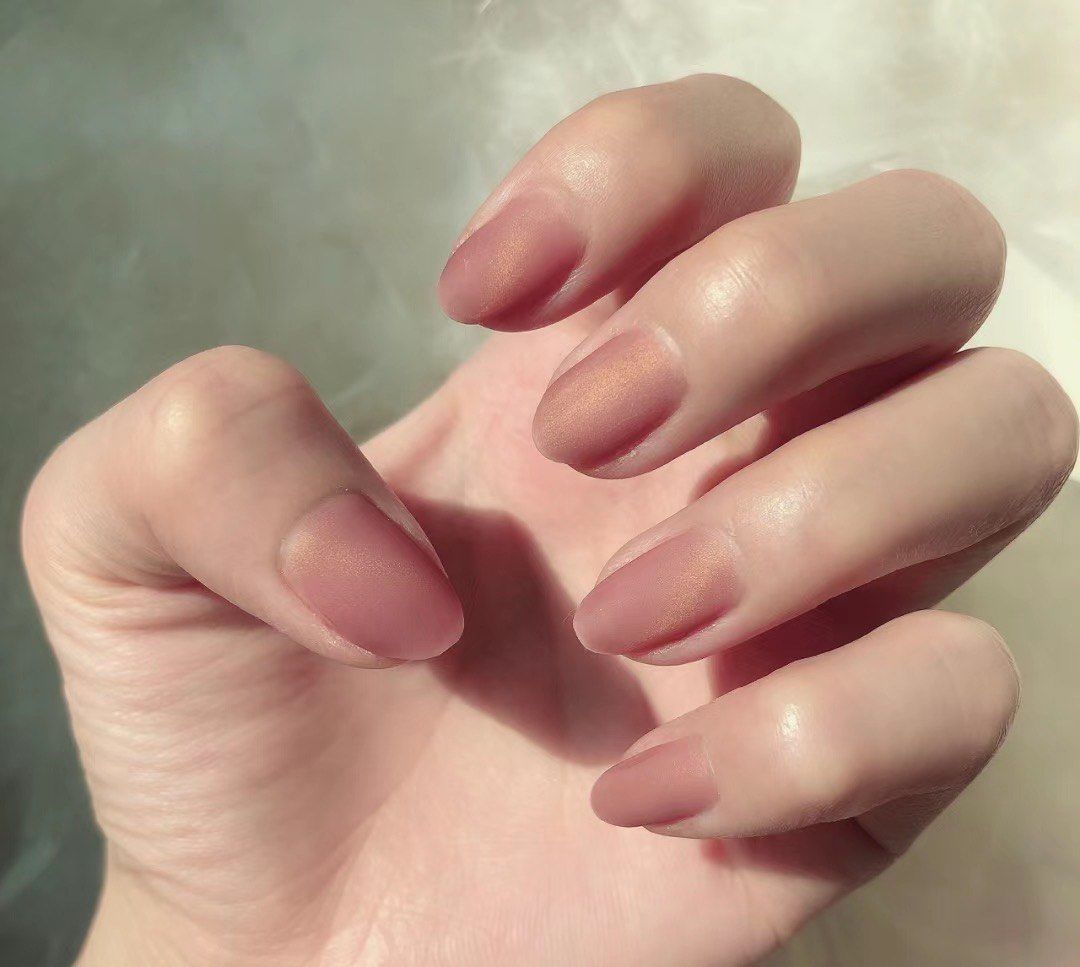 人见人夸的雾紫色猫眼磨砂美甲!绝美!