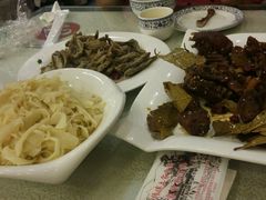 -唐师傅湘西名菜馆(武陵路店)