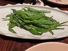 香煎小辣椒-BROWNSTONE布朗石西班牙餐厅(富城店)