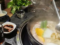 -大匠工房古船木艺术餐厅·猪肚鸡专门店(长白仙岛店)