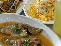 -丹水桥地锅鱼·翘嘴鲌·地方特色全鱼宴(丹江口大坝店)
