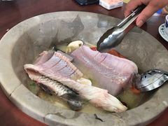 -姚记抚仙湖石锅鱼庄