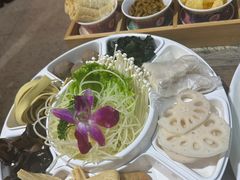 -鸡遇虾煲干锅火锅(小寨金莎店)