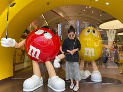 -m豆巧克力世界(上海世茂广场店)