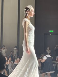 -Renee芮亦婚纱(原丽莎)