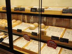 面包甜点陈列柜-啊噗吐呦现场烘焙(麦凯乐店)