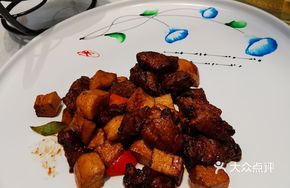 Golden Garlic Angus Beef Cubes