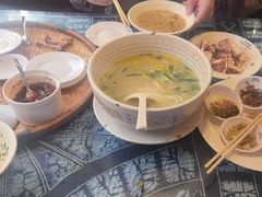-桥香园云南过桥米线(金马碧鸡店)