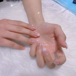 -潮店·虞妃妮轻奢美甲美睫馆