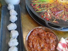 -黄潇洒老火锅(九眼桥宏济巷店)