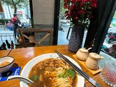 老卤肥肠面-囿面传统制面馆(中央路店)