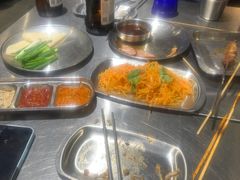 -马路牙子烧烤音乐酒馆(望京店)