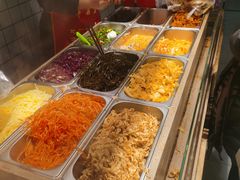 自助取餐区-三兄弟高炉烧饼