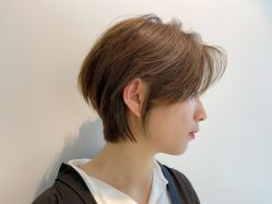 -BULB STUDIO 巴柏明星发型工作室