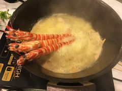 -鲜入围煮花胶鸡海鲜火锅