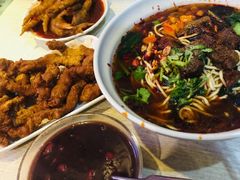 -爆炸头阿姨小四川正宗川味小吃(无任何分店)