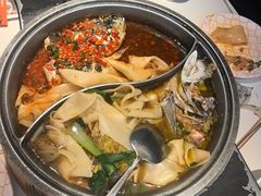 -阿瓦山寨·湘菜现炒·剁椒鱼头王(咸阳总店)