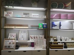-茜茜美妍堂·华熙生物·甜朵体验中心