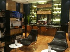 -武汉光谷广场杨家湾地铁站怡程酒店