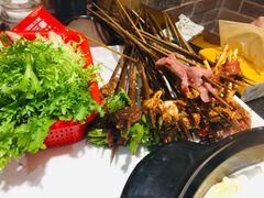 -两三事小郡肝串串香火锅(桂庙店)