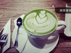 -三楼上的猫咖啡馆(山师东路店)