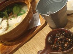 -刀小蛮半只鸡过桥米线(家乐福四元桥店)