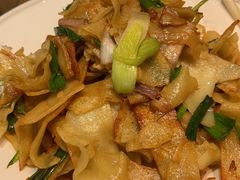 腊肉炕豆丝-深巷家味馆.湖北头牌红烧鱼头拌饭(黄陂店)