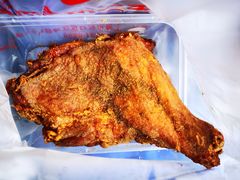 比脸还大的手枪腿-王二甩老木子鸡(江湾店)