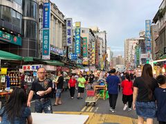 -六合夜市