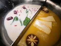 红颜花椒鸡锅-湊湊火锅·茶憩(和平大悦城店)