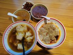 -八二小区抄手(龙湖上城天街店)