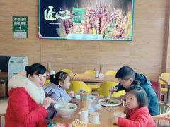大堂-伊麦佳兰州牛肉面清真美食店