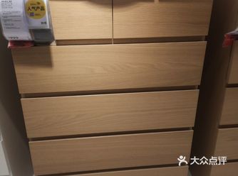 特别喜欢极简风的风格，我们家的家具都是极简风的