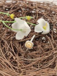 -威德钻石-克拉钻大本营(南京东路店)