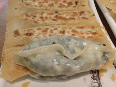 荠菜猪肉锅贴-春水锅贴·传统鲁菜(大明湖店)