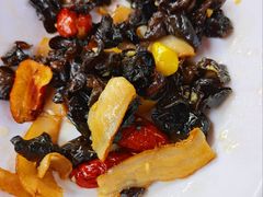 红枣木耳炒颈肉-园林美食城·本土农家菜(杨和镇店)