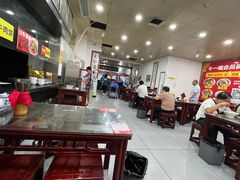 -牛一嘴·兰州牛肉面·大盘鸡(财富中心店)