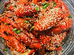 -肥肥虾庄·金牌油焖大虾(汉街SKP店)