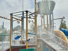 -黄河谷马拉湾海浪浴场