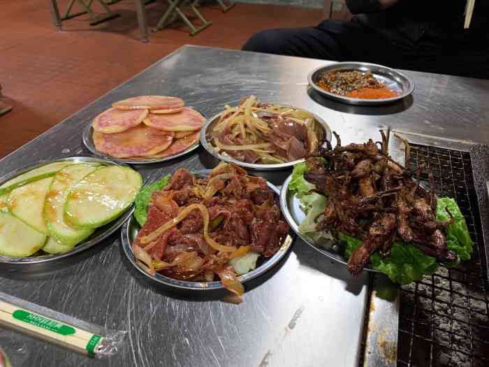 老兵火塘(五一街店)-"听咖啡店老板推荐,走了很久找到这家火塘烧.