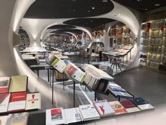 -钟书阁(珍园店)